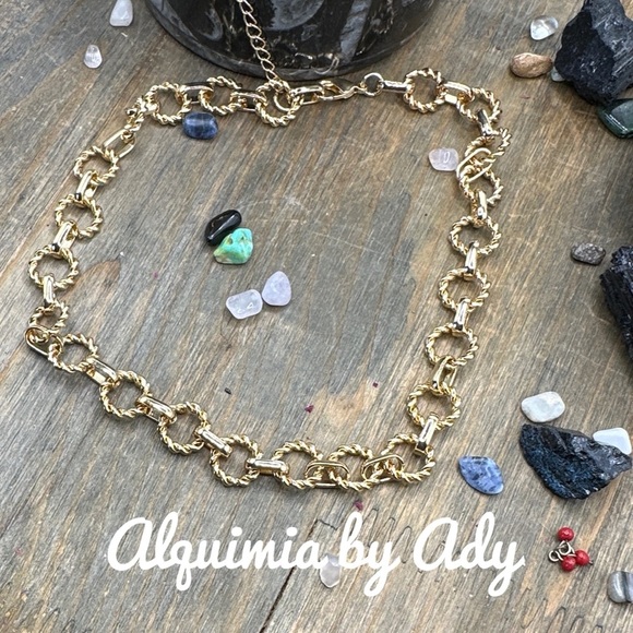 Alquimia Gold Twisted Link Necklace - Picture 3 of 3
